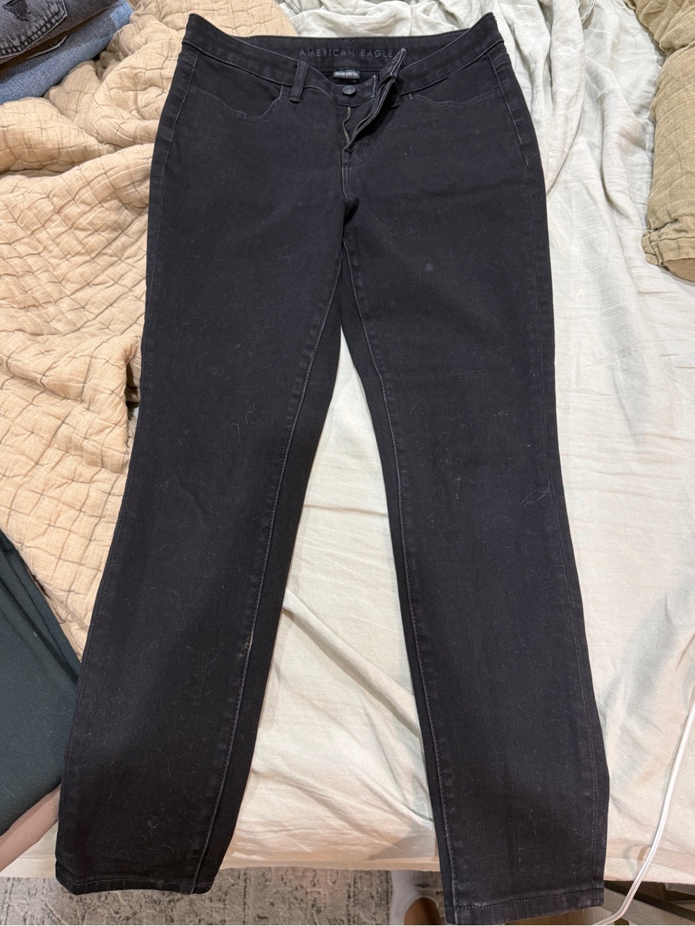 American Eagle Outfitters Women’s Black Straight-Leg Jeans